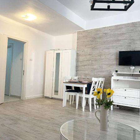 White Apartment Bucharest Luaran gambar