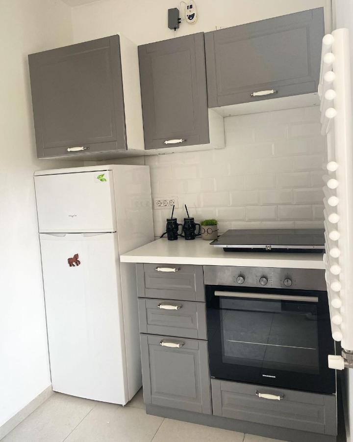 White Apartment Bucharest Luaran gambar